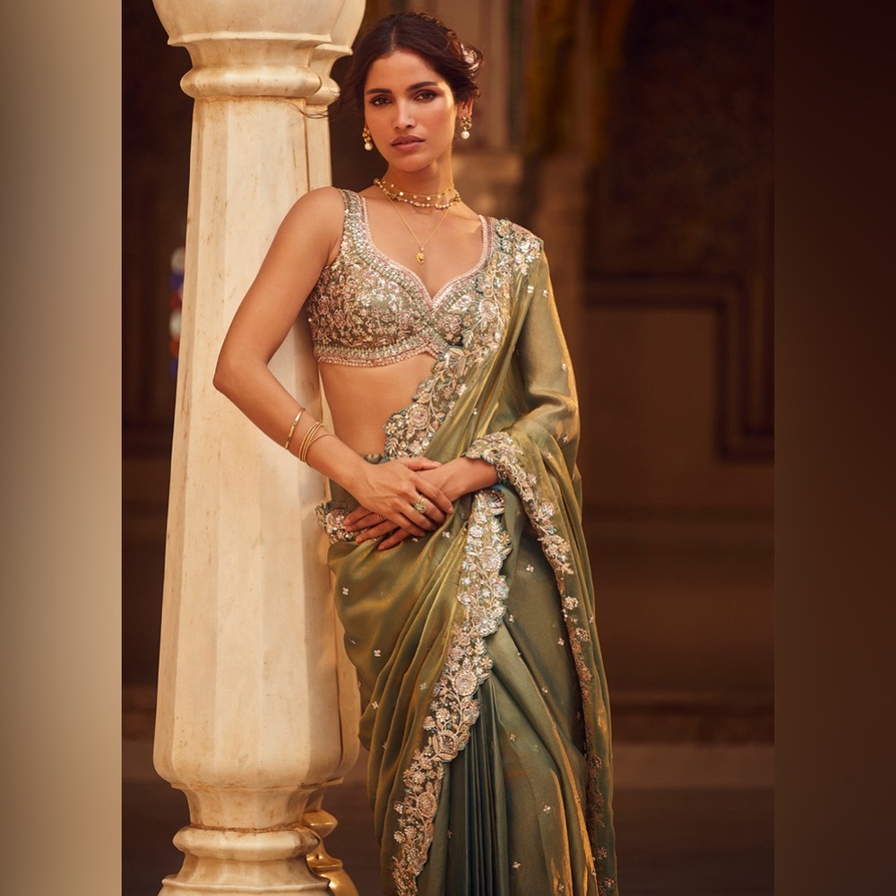 Lashkaraa Moss Green Embroidered Silk Saree - Picture 3 of 4